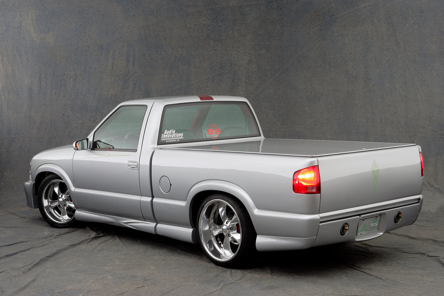1994-2004 Chevy S10 / GMC Sonoma Fleetside Pickup Roll Pan SKU# 950-70207